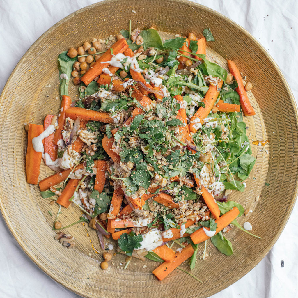 Two Raw Sisters – Honey Thyme Roasted Carrots + Lemon Tahini