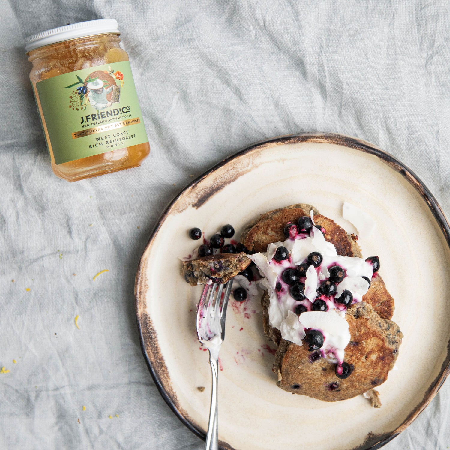 Two Raw Sisters – GF Blueberry & Honey Pancakes